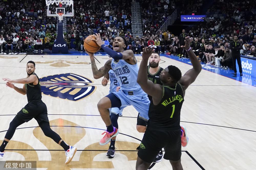 展现了他在 展现了他在